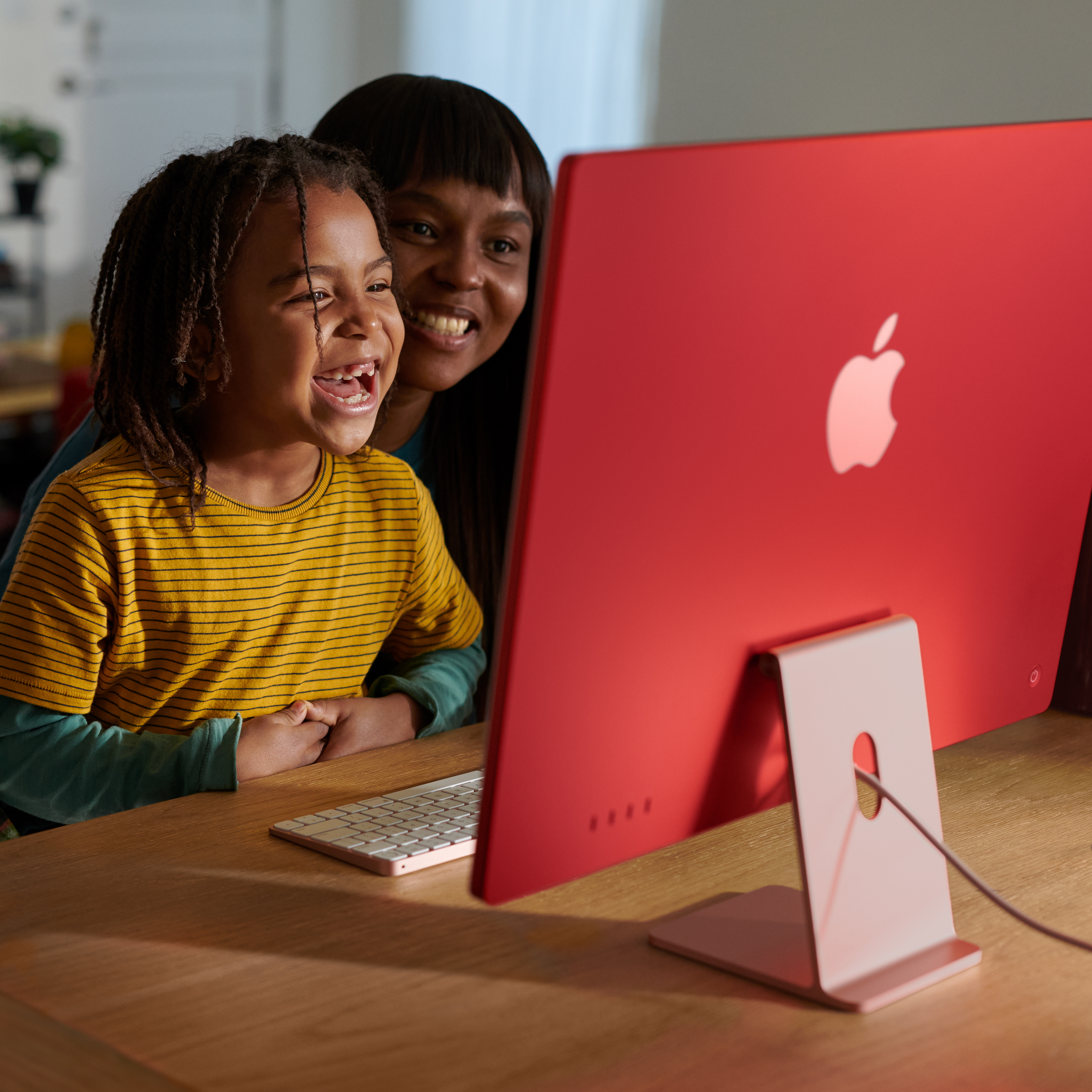 Apple iMac Apple M M3 59,7 cm (23.5") 4480 x 2520 pixels PC All-in-One 8 Go 256 Go SSD macOS Sonoma Wi-Fi 6E (802.11ax) Bleu