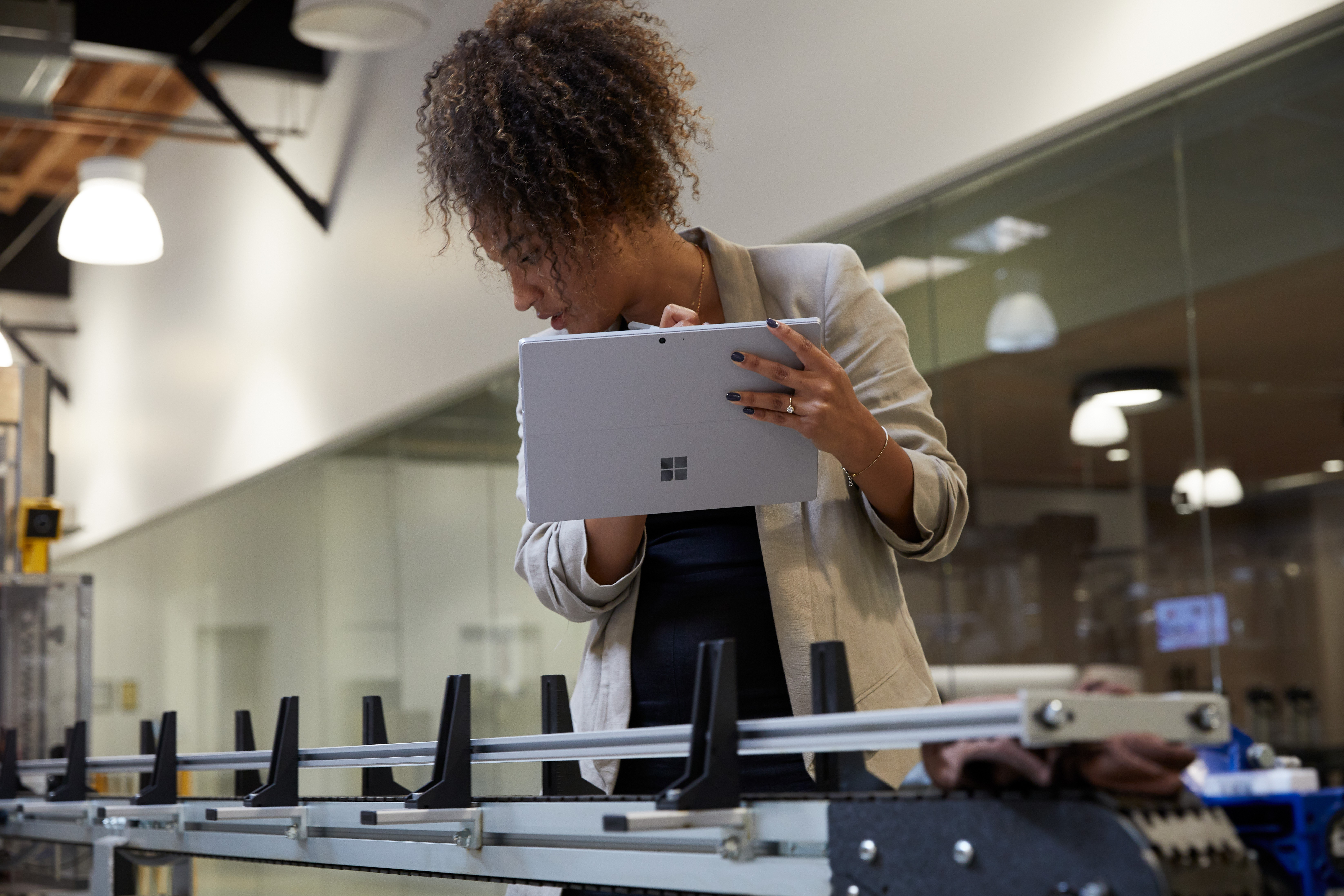 Microsoft Surface Pro 7 Intel® Core™ i5 128 Go 31,2 cm (12.3") 8 Go Wi-Fi 6 (802.11ax) Windows 10 Pro Platine